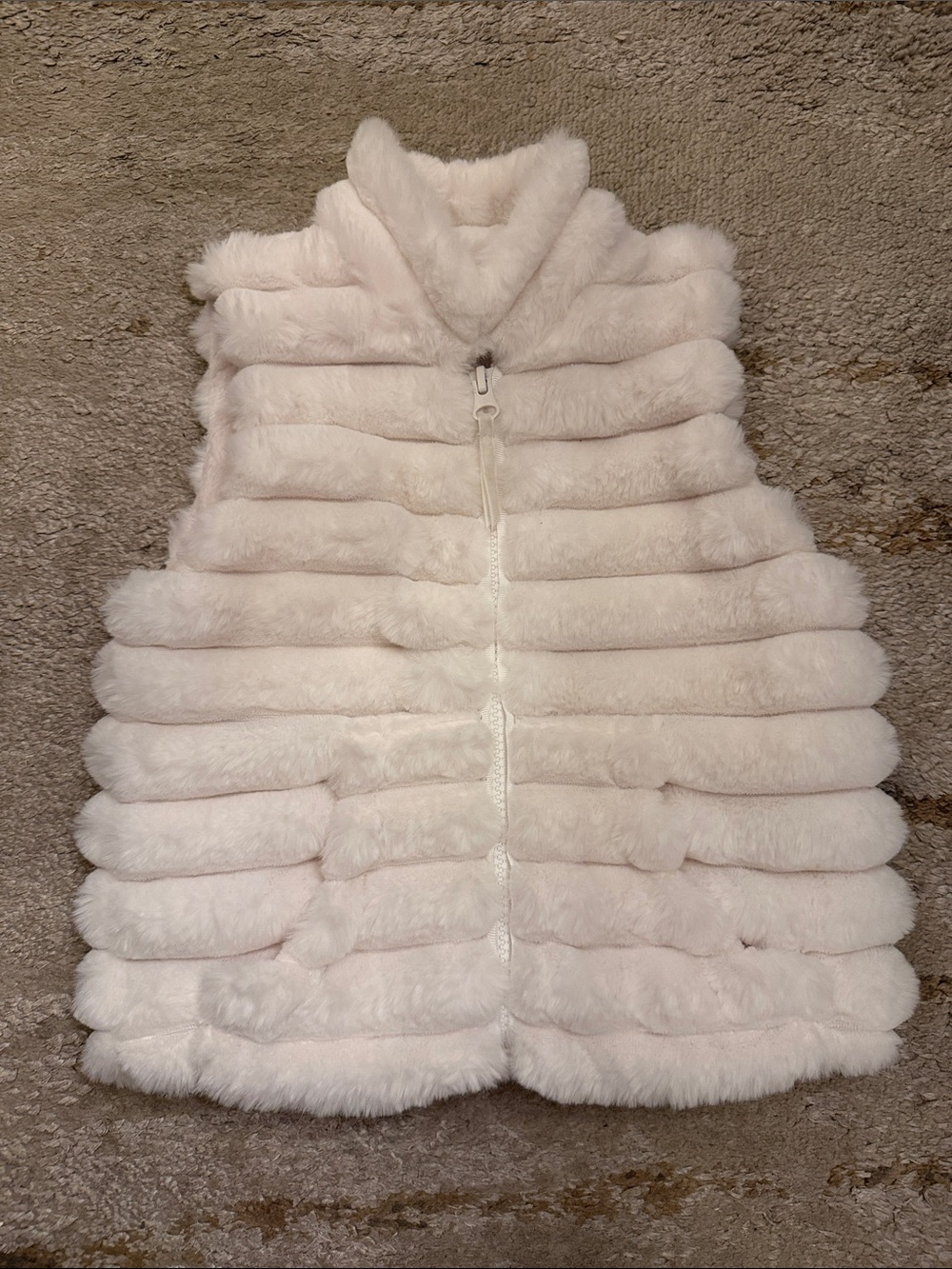 American Widgeon Girls' White Faux Fur Zip Vest